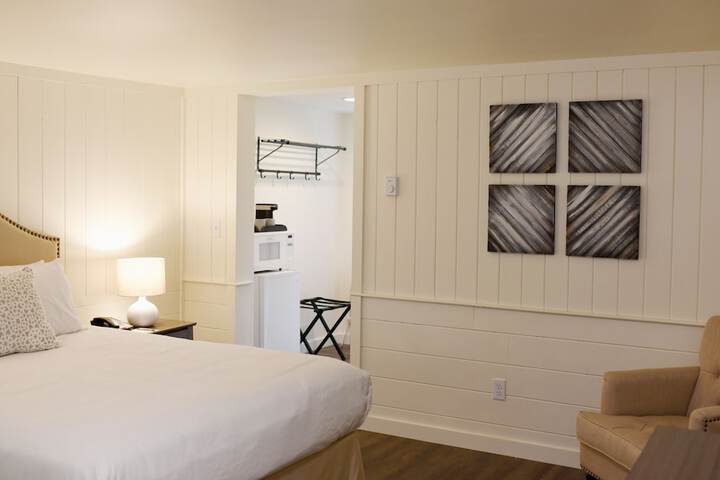 Sandwich Inn and Suites