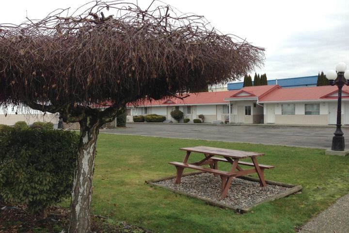 Rainbow Motor Inn