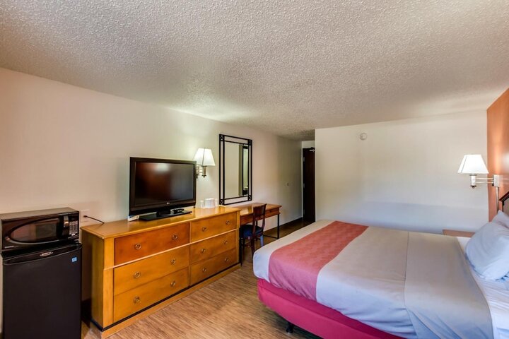 Room 37 of 48