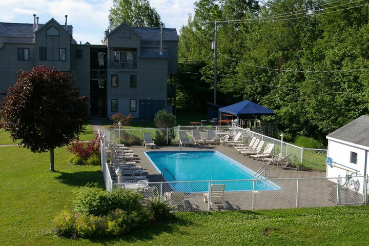 Pool 2 of 18