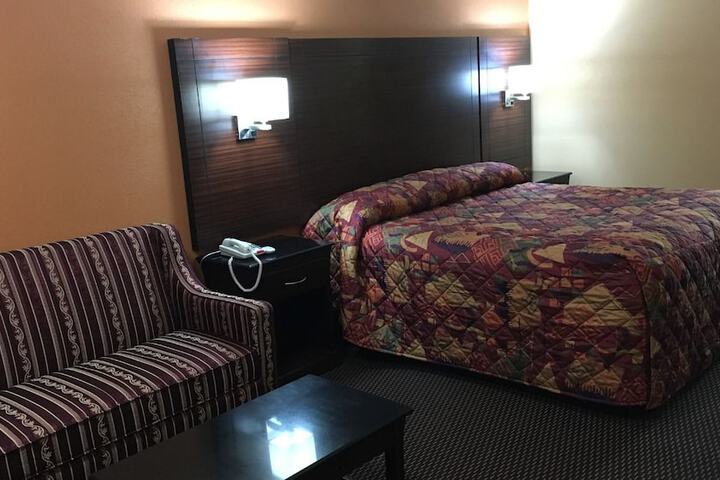 Room 12 of 17
