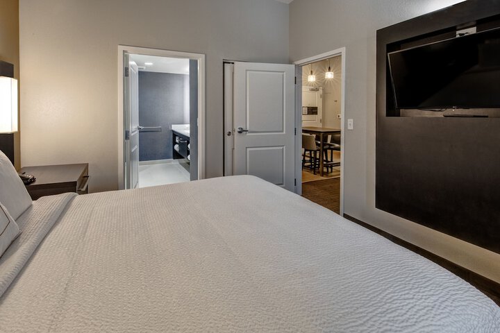 Room 43 of 60