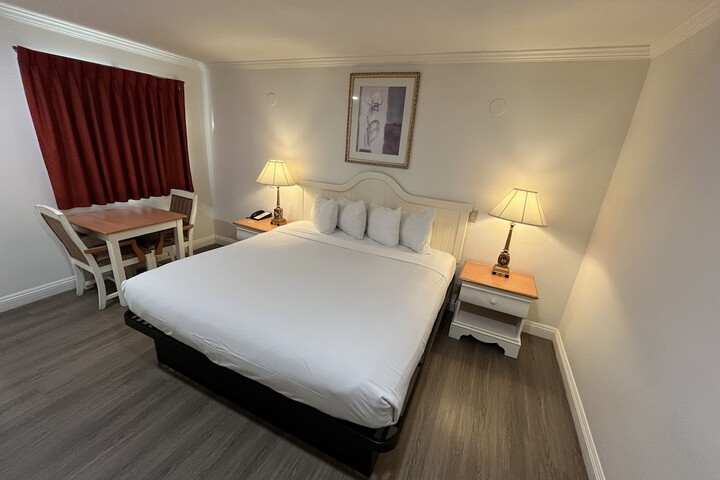 Room 12 of 29