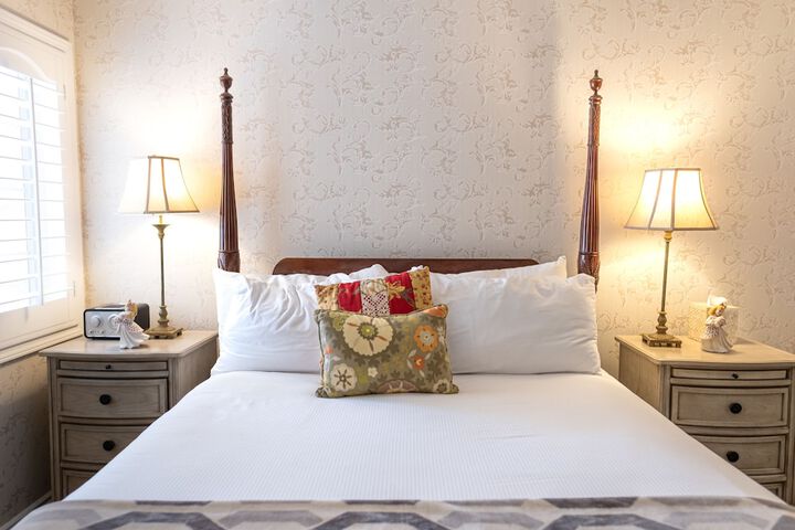 Room 32 of 87