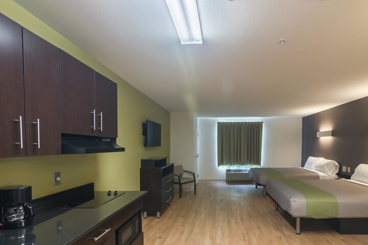 Room 25 of 32
