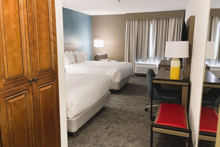 Comfort Inn & Suites NW Milwaukee