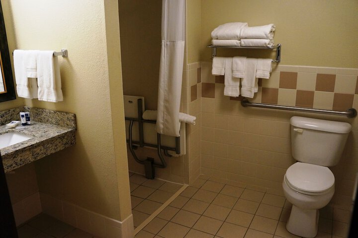 Room 31 of 64