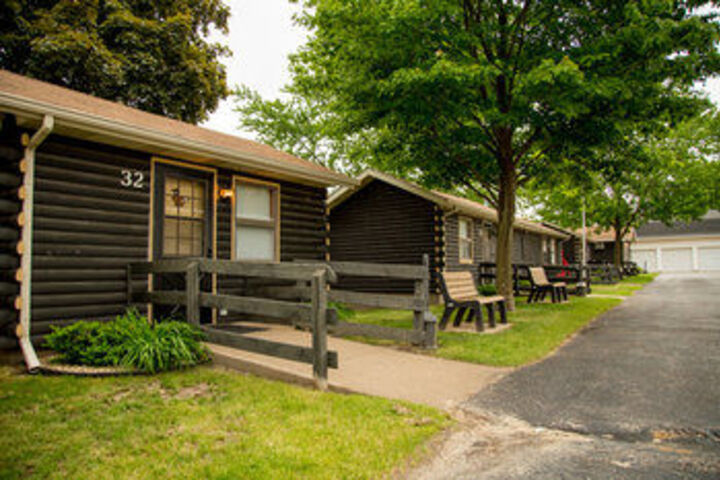 Lark Inn
