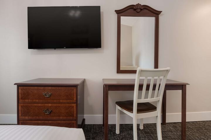 Room 43 of 97