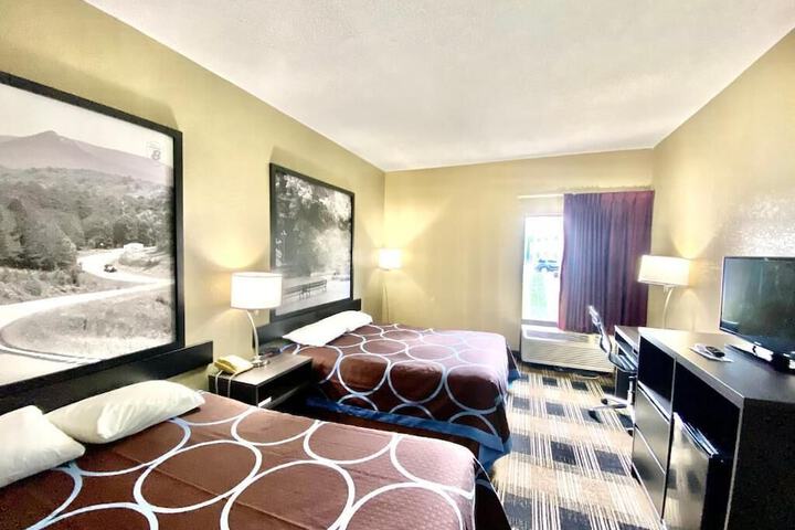 Room 9 of 12