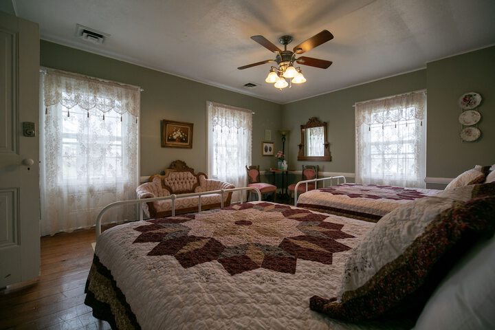 Room 12 of 29