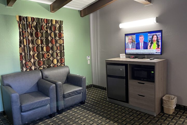 Room 14 of 84