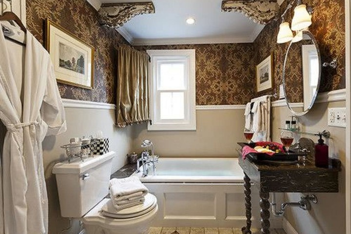 10 Fitch Luxurious Romantic Inn