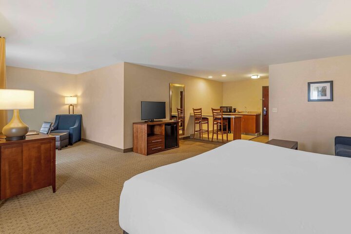 Room 32 of 49