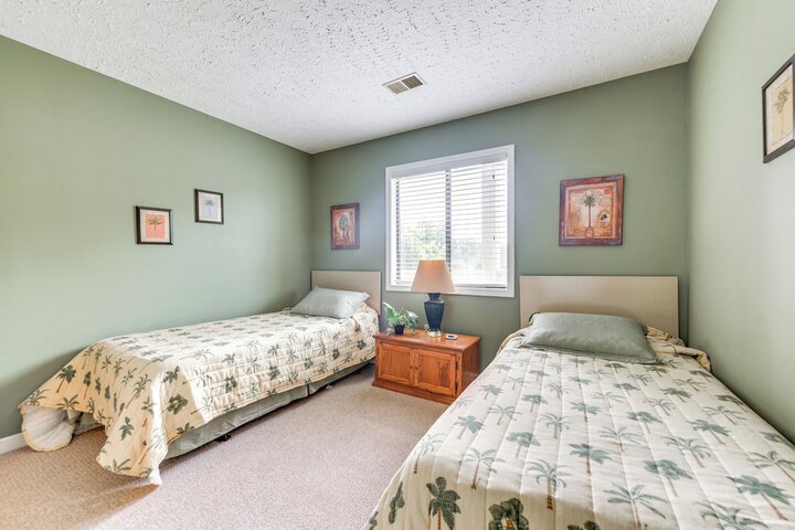 Little River Condo w / Pool Access: 5 Mi to Beach