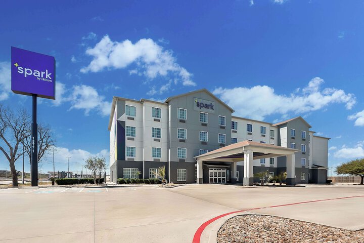 Spark by Hilton Selma