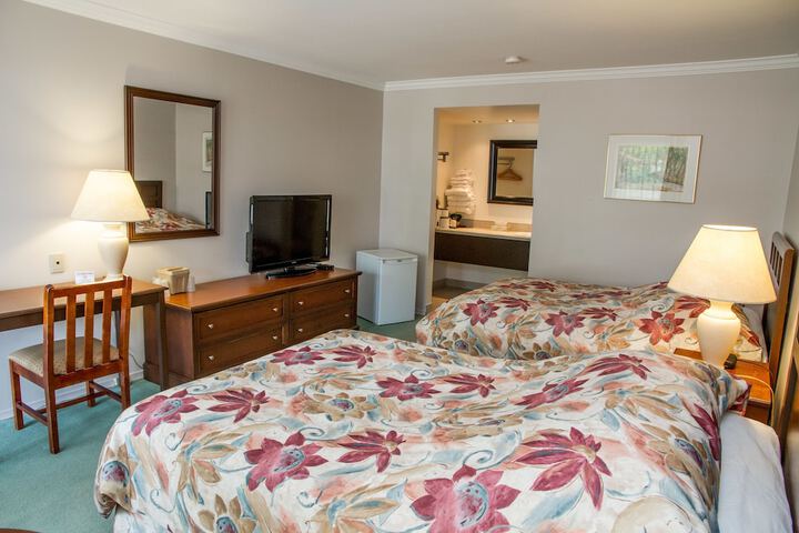 Room 13 of 32