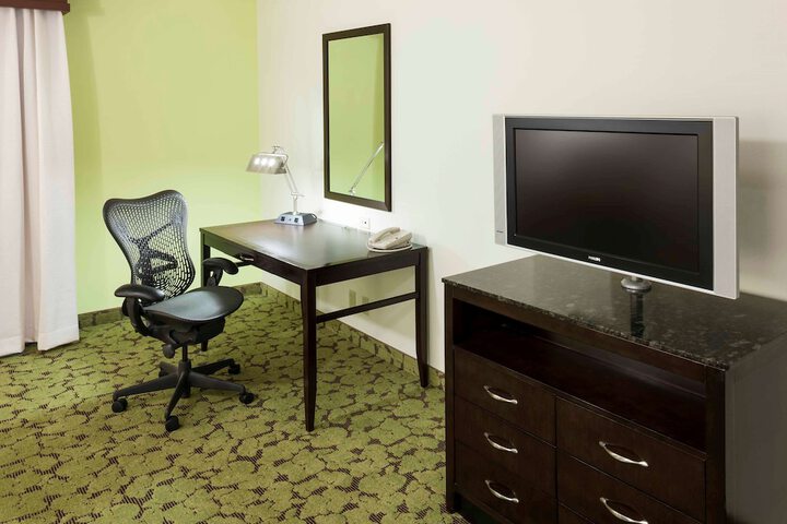 Room 26 of 38