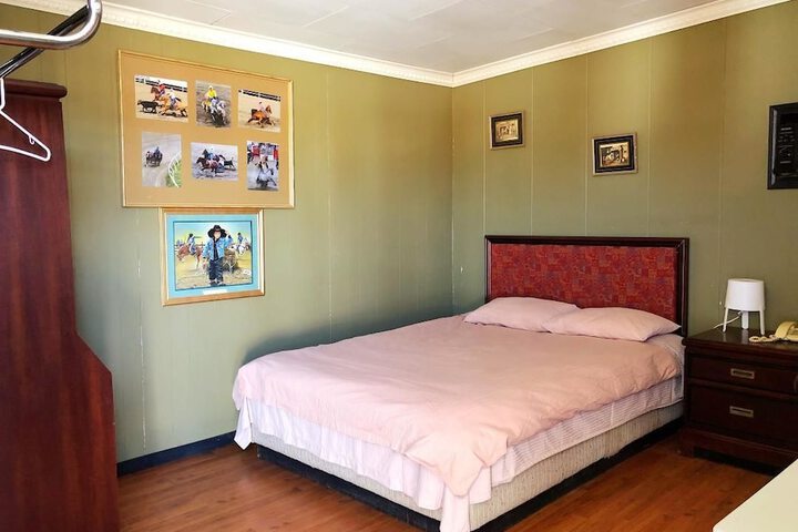 Room 30 of 32