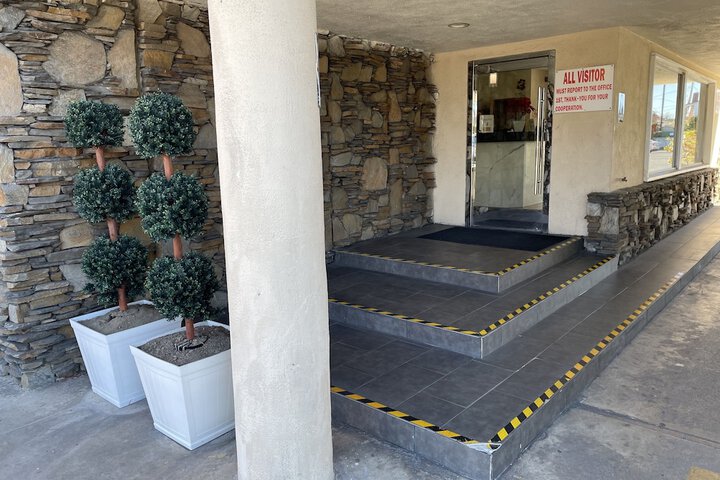 Hotel 8 of 72