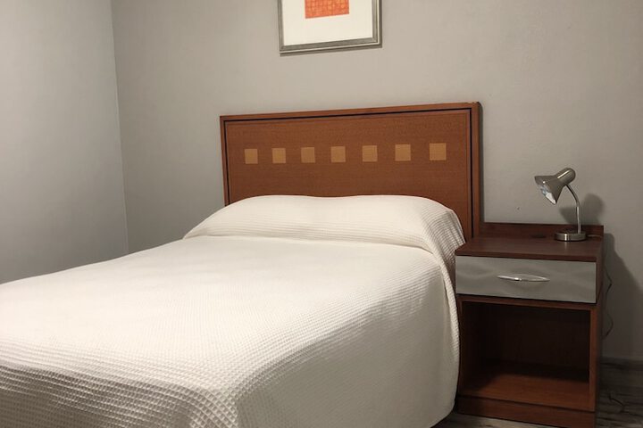 Room 13 of 19