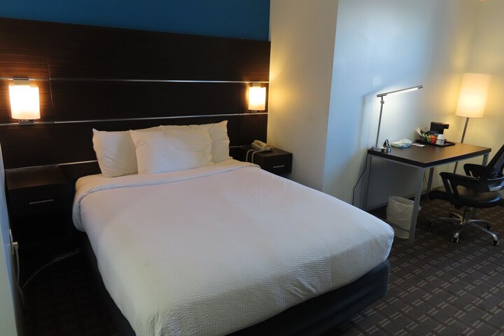Room 64 of 76