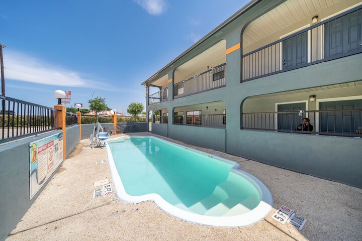 Pool 13 of 132