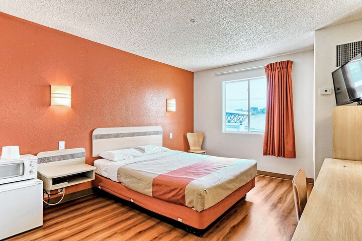 Room 30 of 36