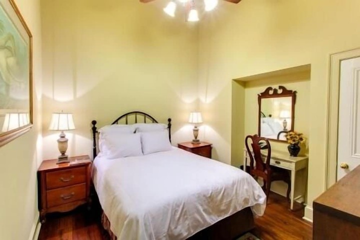Room 25 of 31