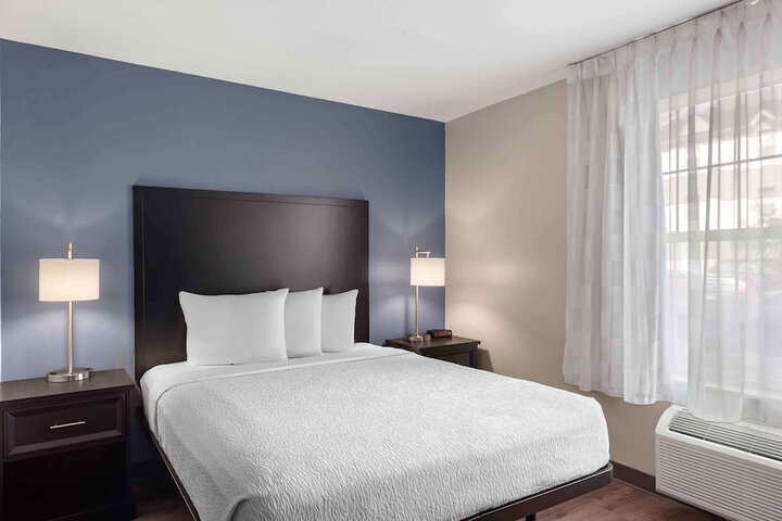 Room 12 of 25