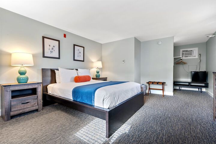 The Lighthouse Inn & Suites