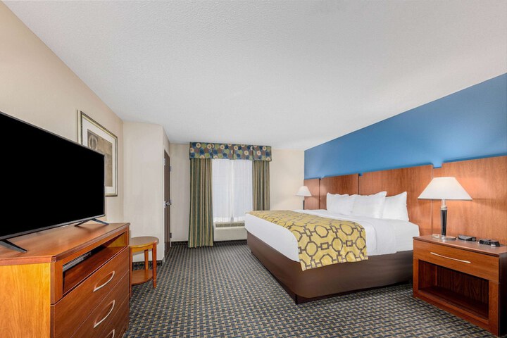 Room 14 of 36
