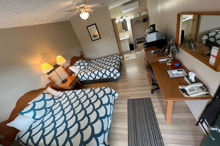 Room 11 of 24