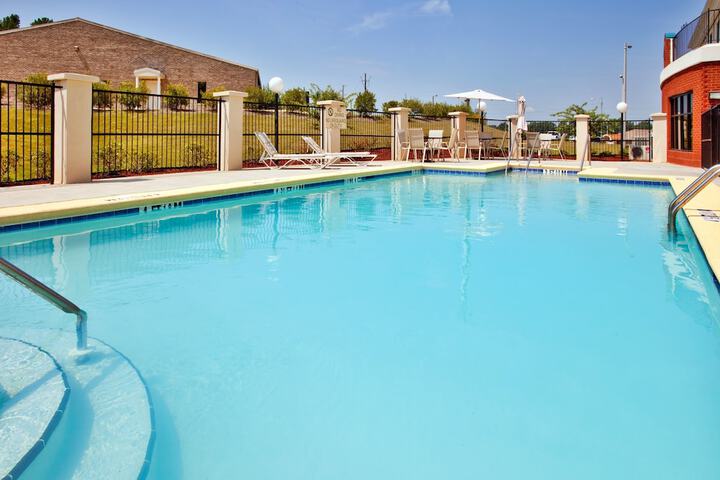 Pool 8 of 38
