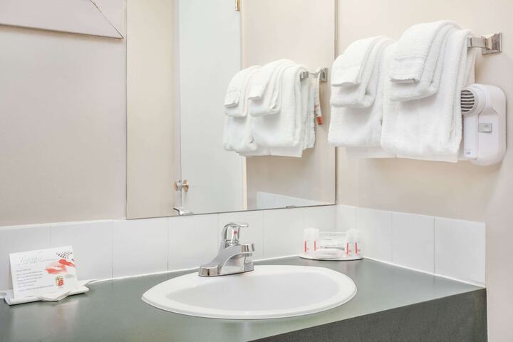 Room 7 of 15