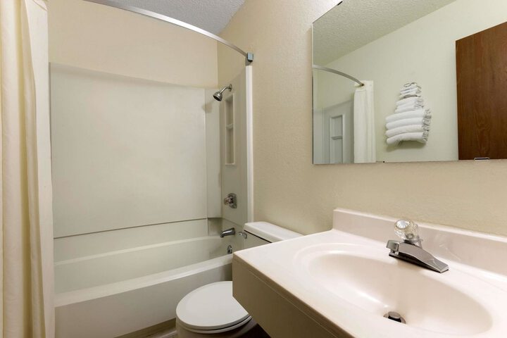 Room 13 of 25