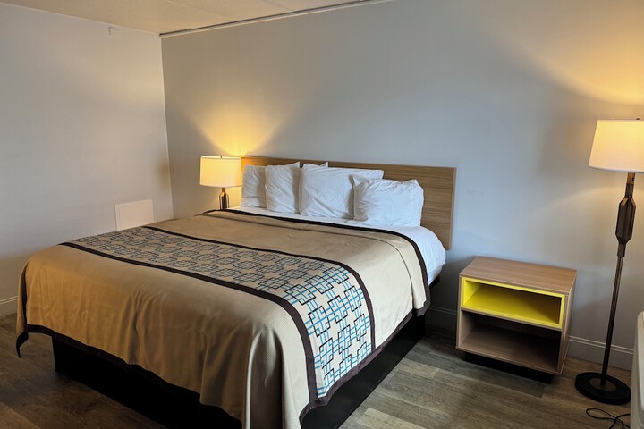 Room 13 of 29