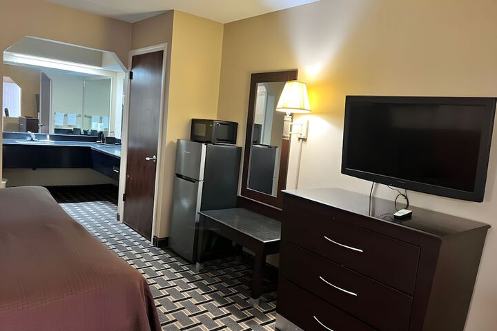 Room 17 of 35