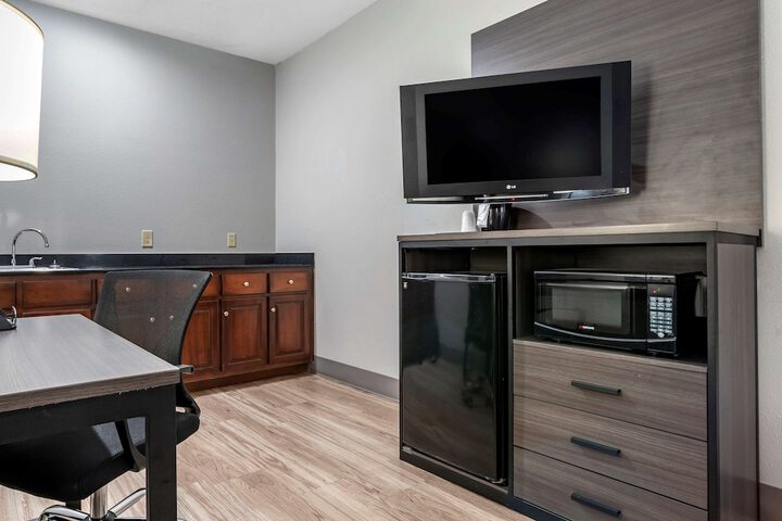 Room 10 of 22