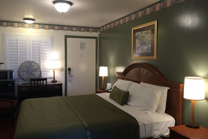 Room 12 of 44