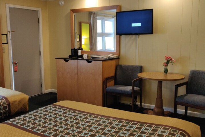 Room 43 of 118