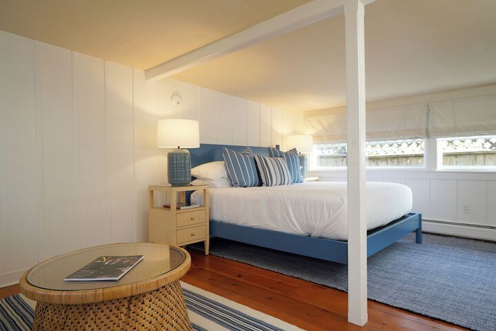 Room 25 of 40