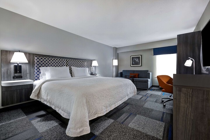 Room 27 of 42