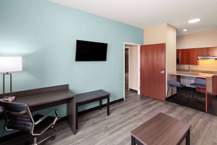Super 8 by Wyndham Lubbock West