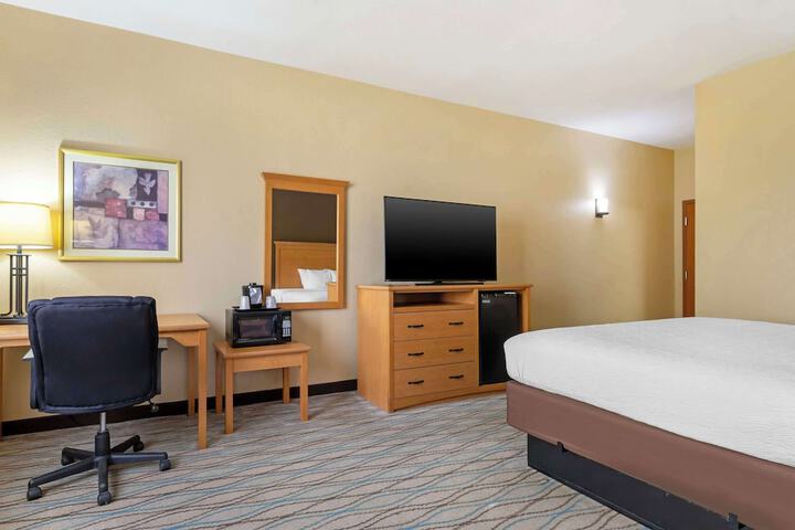 Best Western Locust Grove Inn & Suites