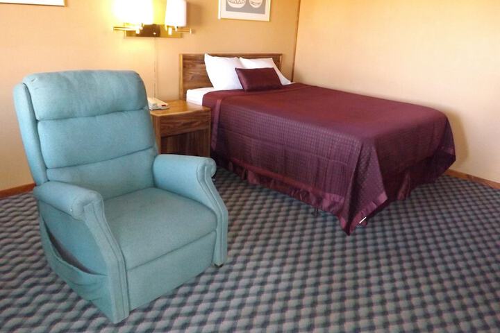 Room 30 of 32