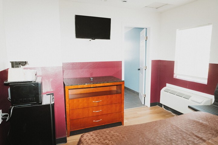 Room 23 of 34
