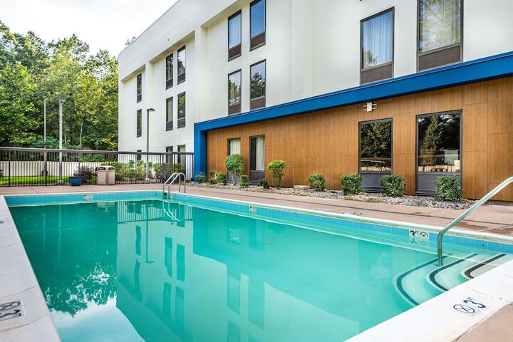 Pool 7 of 35