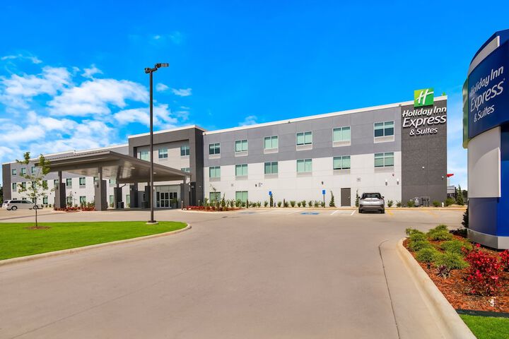 Holiday Inn Express & Suites Springdale Fayetteville Area by IHG