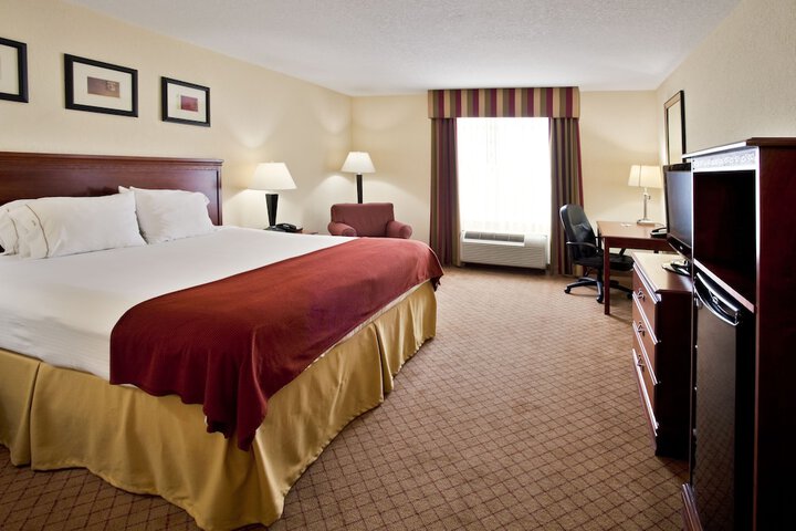 Room 10 of 46